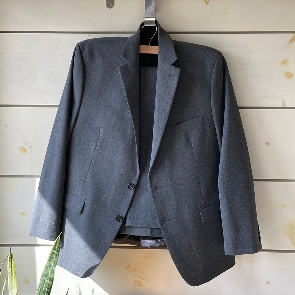 CHAP’S suit jacket 44s suits pants 38x32